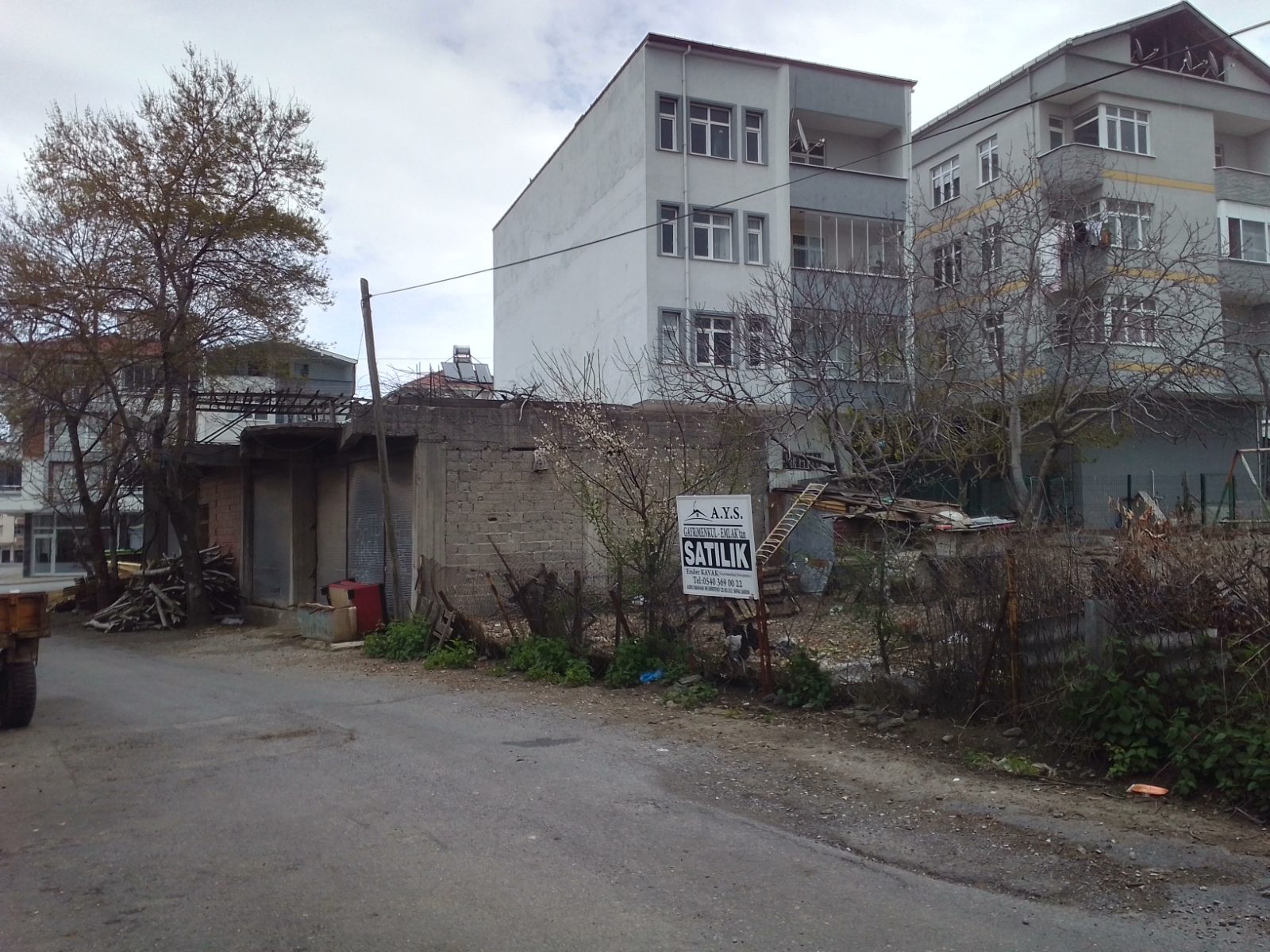 A.Y.S.GAYRİMENKUL ENDER'DEN SATILIK..DAİRE FİYATINA 4 KAT İMARLI ARSA