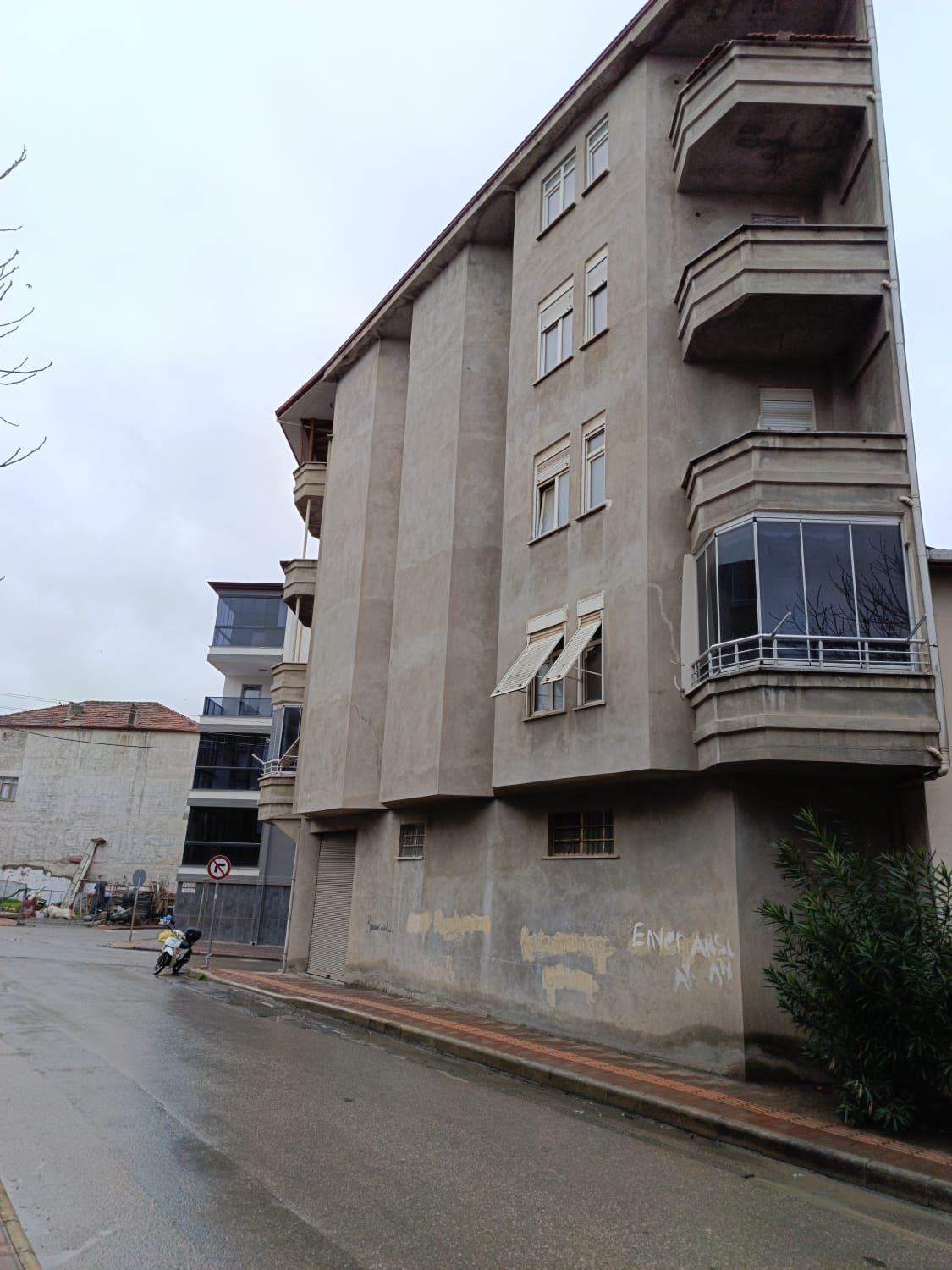 A.Y.S. GAYRİMENKUL DEN BAFRA DA SATILIK 4 KATLI BİNA