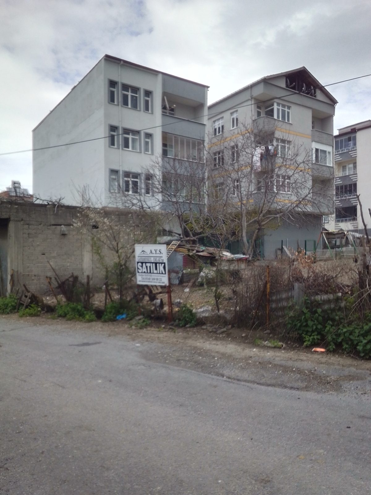 A.Y.S.GAYRİMENKUL ENDER'DEN SATILIK..DAİRE FİYATINA 4 KAT İMARLI ARSA